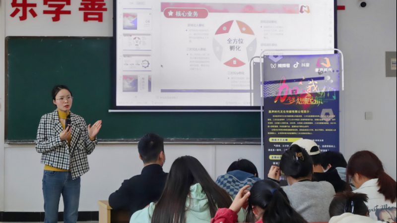 了解公司的技术实力，可以通过以下途径：